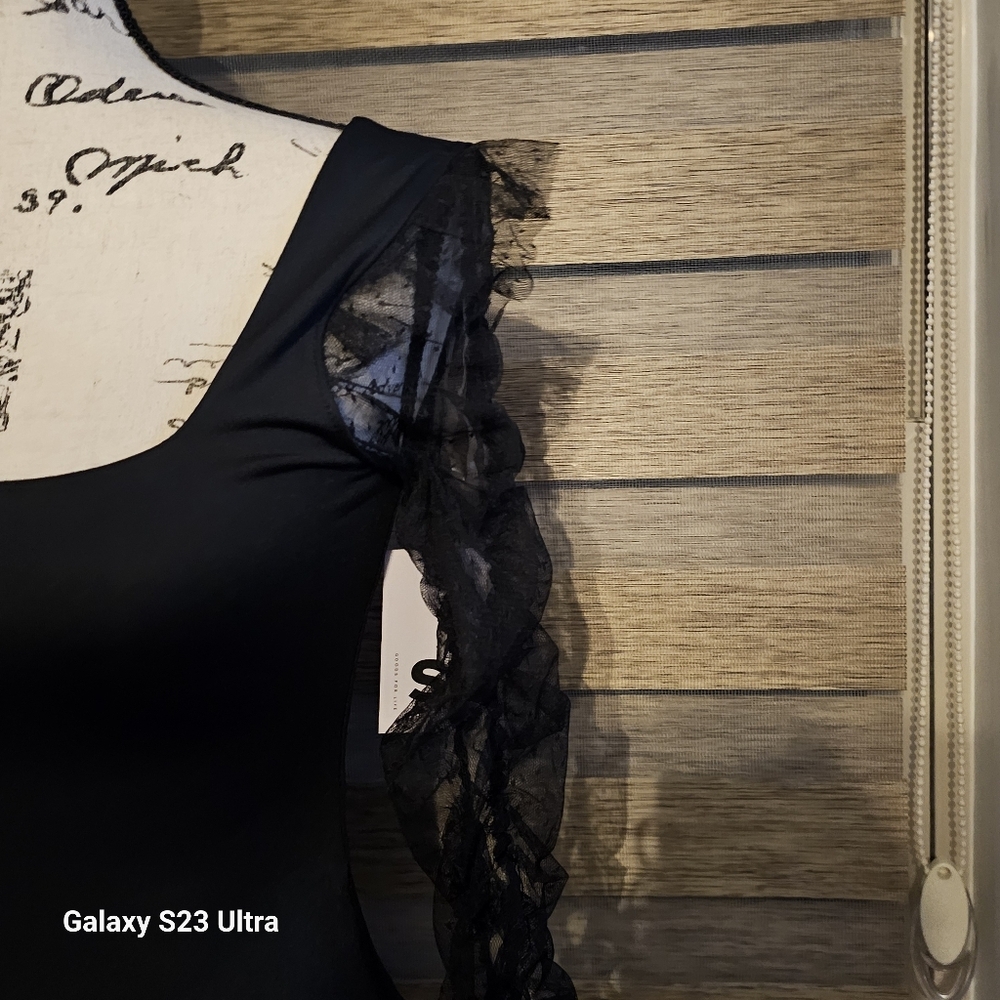 NWT Black Bodysuit with Lace Sleeves - Picture 4 of 11